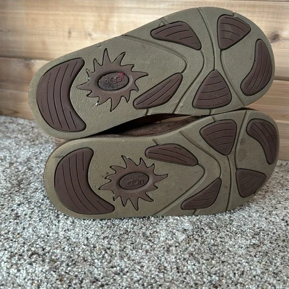 Ugg Leather and Sheep skin Lined Boots Size 8 - Picture 5 of 8